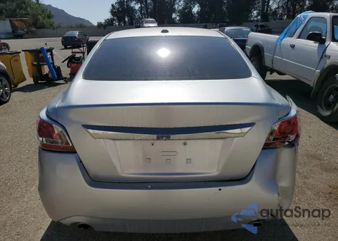 2015 Nissan Altima 2.5 из США, поврежденный, VIN 1N4AL3APXFC239822